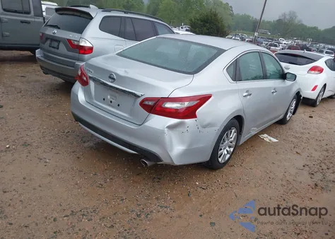 2018 Nissan Altima 2.5 S z USA, uszkodzony, nr VIN 1N4AL3AP0JC159938